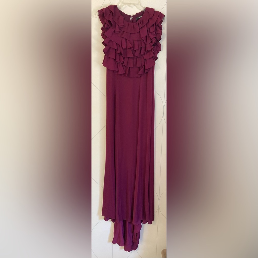 Elegant Spazio Maroon Gown with Fishtail Train - Size 4